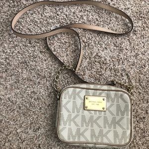 Michael kors cross body purse